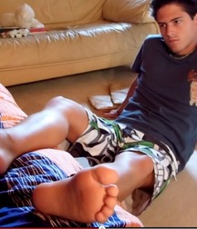 Boy feet 30 5c574afb9ebb0.jpg