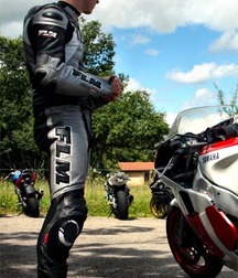 Biker buddies 5c5874b214fcc.jpg