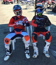 Biker buddies 5c5874bb65883.jpg