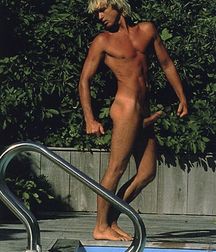Peter Berlin 5c5ca9565bdf0.jpg