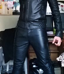 Leather guys 5c5cb91a93feb.jpg