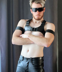 Leather guys 5c5cb9654ddef.jpg