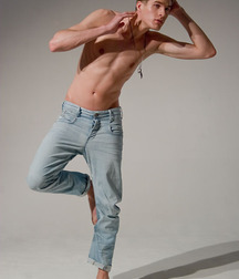 Model boys feet 5c5f4994bcd9b.jpg