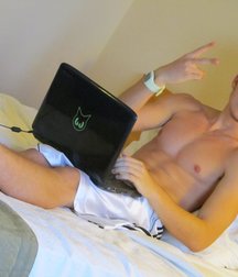 Model boys feet 5c5f49ba56cd2.jpg