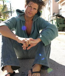 Model boys feet 5c5f49bd367be.jpg