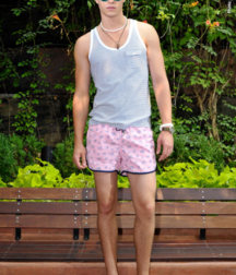 Model boys feet 5c5f49d0682ae.png