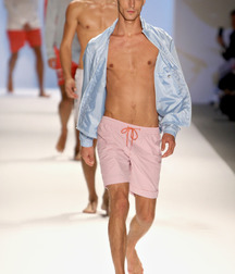 Model boys feet 5c5f49d3df996.jpg