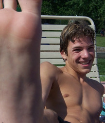 Boy feet 32 5c5fa08a65982.jpg