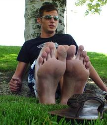 Boy feet 32 5c5fa0a3350ca.jpg