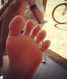 Hot smelly feet 5c62e61f81e03.jpg