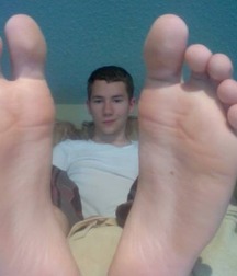 Sweaty boy soles 5c62e690278e7.jpg
