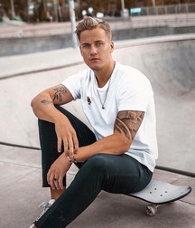 Nordic guys 5c65b967de598.jpg