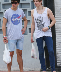 Celebs feet 5c65e87f905c2.jpg