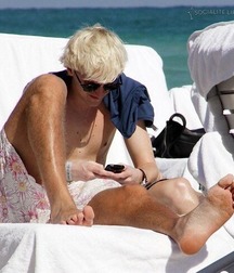 Celebs feet 2 5c65e8fce872c.jpg