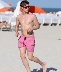 Celebs feet 2 5c65e900e92e3.jpg