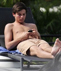 Celebs feet 2 5c65e9169f442.jpg