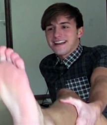Celebs feet 2 5c65e91a4e1ac.jpg