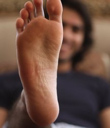 Suck my smelly toes 5c6602fb5b5af.jpg