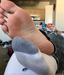Suck my smelly toes 5c660349d0999.jpg