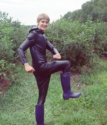 Farmboys in boots 5c67210912aea.jpg