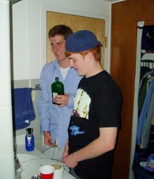 Taking a leak 2 5c673543ba8fc.jpg