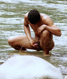 Taking a leak 2 5c6735599bbb1.jpg