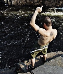 Taking a leak 2 5c673580a9a4e.jpg