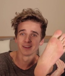 Smelly boy feet 4 5c6761b2756fe.jpg
