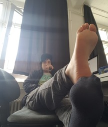 Smelly boy feet 4 5c6761d766620.jpg