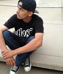 Chucks 5c68193088de7.jpg