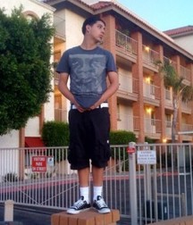 Chucks 5c68195d7b4c5.jpg
