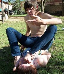 Barefoot beauties in jeans 5c694cafebdd2.jpg