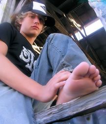 Boy feet and soles 5c6e8ca2deb3c.jpg
