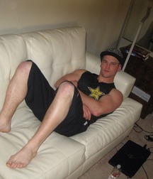Cool boys feet 5c6f494f52fbb.jpg