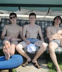 Cool boys feet 5c6f4963c8f95.jpg