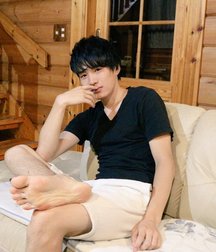 Asian boy feet 5c6fe556726e0.jpg