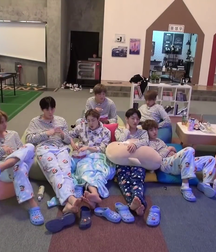 Asian boy feet 5c6fe56de7904.png