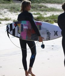 Surfer hotties 5c7053d30a5f5.jpg