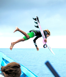Surfer hotties 5c7053e9850bf.jpg