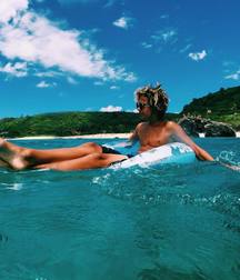 Surfer hotties 5c7053eb7275f.jpg