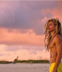 Surfer hotties 5c7053efccc24.jpg