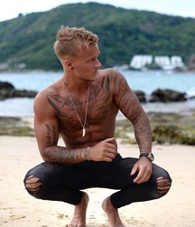 Surfer hotties 5c7054030f05c.jpg
