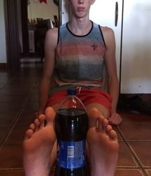 Foot bitch wanted 5c7185c191065.jpg
