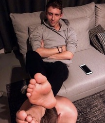 Foot bitch wanted 5c7185cb197c2.jpg