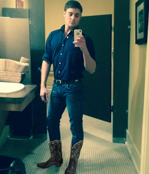 Booted 5c7332e4a3da7.jpg