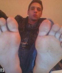 Tasty boy feet 5c73393abadf8.jpg