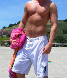 Boys in Boardshorts 5c73420484e10.jpg