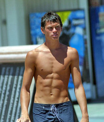 Boys in Boardshorts 5c73420c969cf.jpg