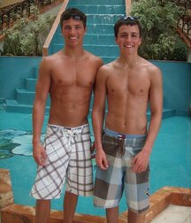 Boys in Boardshorts 5c734210168ee.jpg