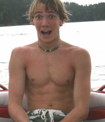 Boys in Boardshorts 5c73421195288.jpg